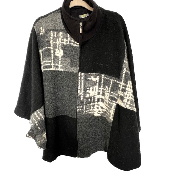 DOLCEZZA Italy poncho cape one size wool blend zip up black gray cream - Picture 1 of 7